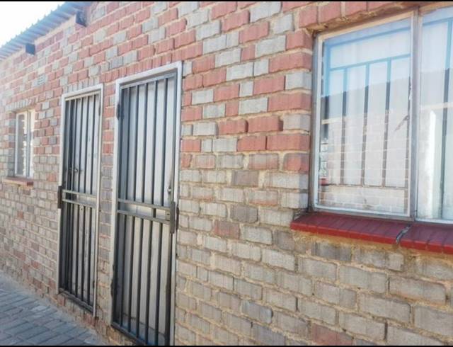 13 BEDROOM HOUSE FOR SALE IN ISITHAME